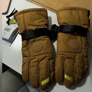 Ugg Shasta gauntlet winter gloves